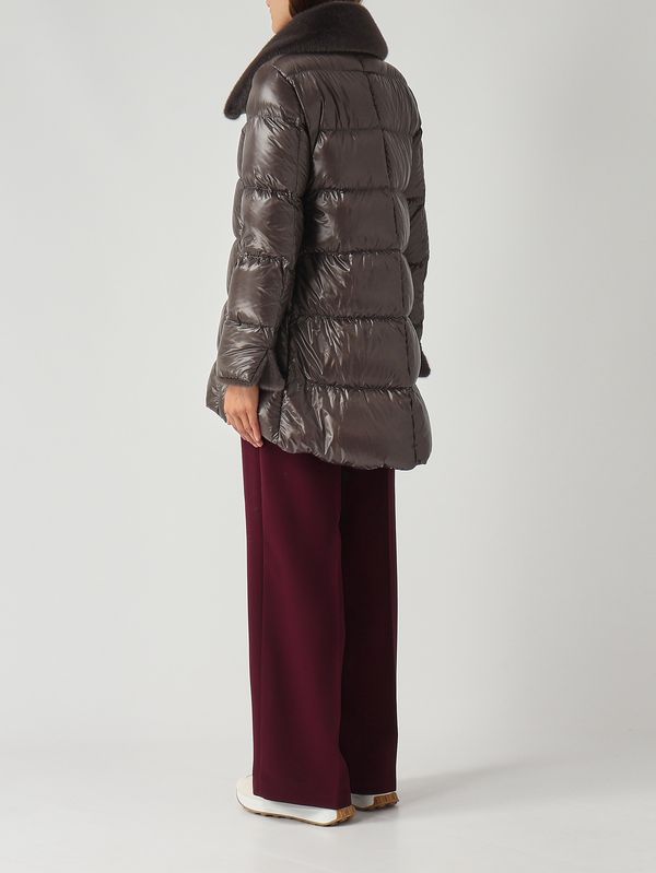 4. Damen-Daunenjacke in A-Linie aus ultraleichtem Nylon Anthrazit Herno pi002140d12017z
