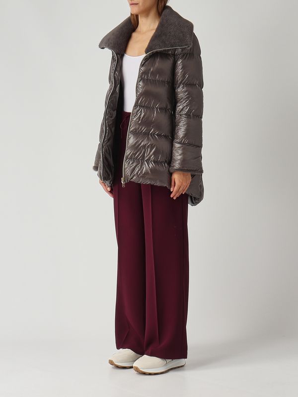 3. Damen-Daunenjacke in A-Linie aus ultraleichtem Nylon Anthrazit Herno pi002140d12017z