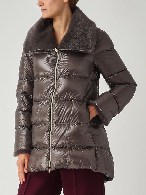 5. Damen-Daunenjacke in A-Linie aus ultraleichtem Nylon Anthrazit Herno pi002140d12017z
