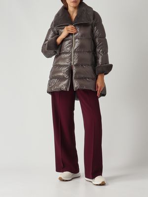 2. Damen-Daunenjacke in A-Linie aus ultraleichtem Nylon Anthrazit