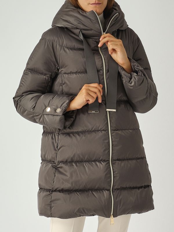 5. Doudoune femme A-Shape en satin Anthracite Herno pi1304d12170z