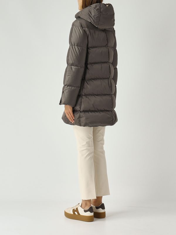 4. Doudoune femme A-Shape en satin Anthracite Herno pi1304d12170z