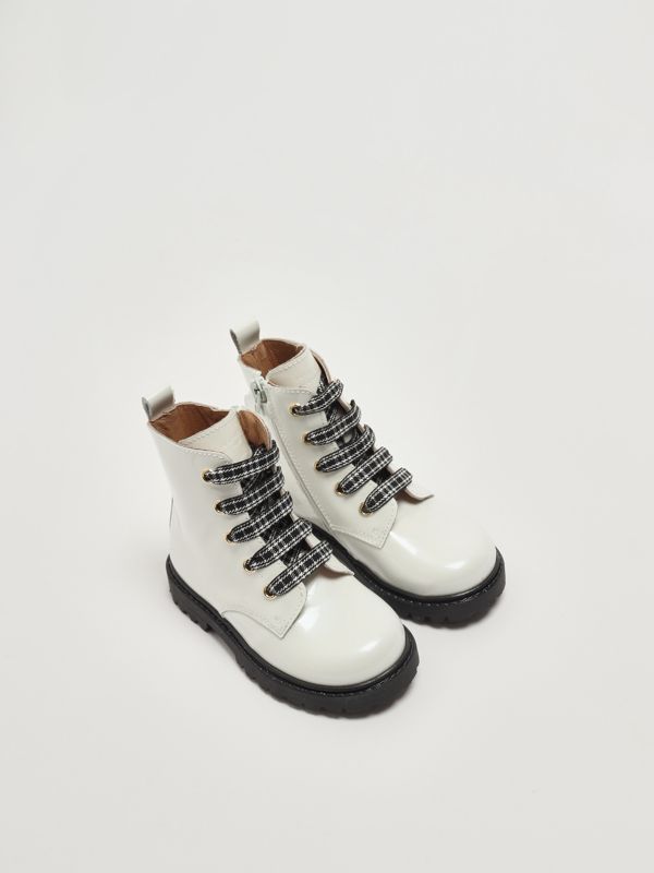 2. Botas militares de piel para niña Blanco Dianetti 1665l