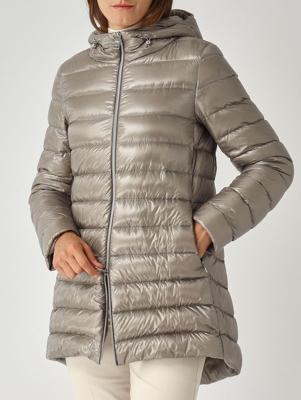 5. Damen-A-Form Resort Steppjacke aus ultraleichtem Nylon Perla Grau Herno pi00133dr12017z