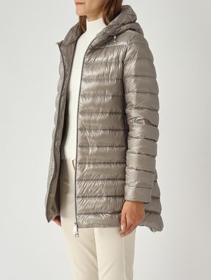 3. Damen-A-Form Resort Steppjacke aus ultraleichtem Nylon Perla Grau