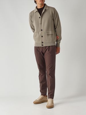 2. Cárdigan de lana para hombre Tórtola