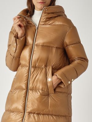 5. Piumino donna in nylon ultralight Cammello