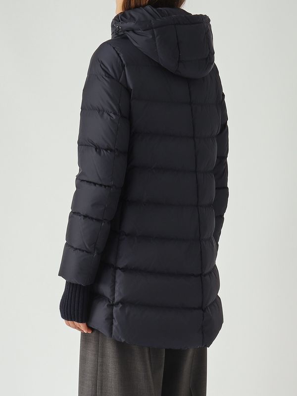 4. Piumino donna A-Shape Chamonix in piuma Blu Navy Herno pi0660d12004z