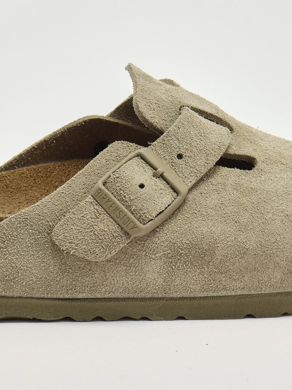 5. Sandalia de mujer Boston de ante Caqui Claro Birkenstock 1025844