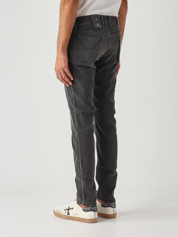 3. Jeans de hombre James skinny fit en denim de algodón elástico Tri Blend Denim Negro Jeckerson ai25juppa100james001