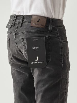 4. Jeans de hombre James skinny fit en denim de algodón elástico Tri Blend Denim Negro