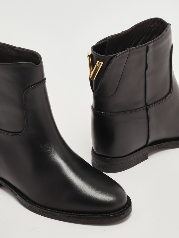4. Leather ankle boots for women Black Via Roma 15 4470