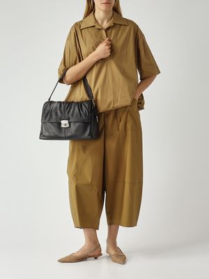2. Damentasche The Cristina Messenger aus Leder Schwarz