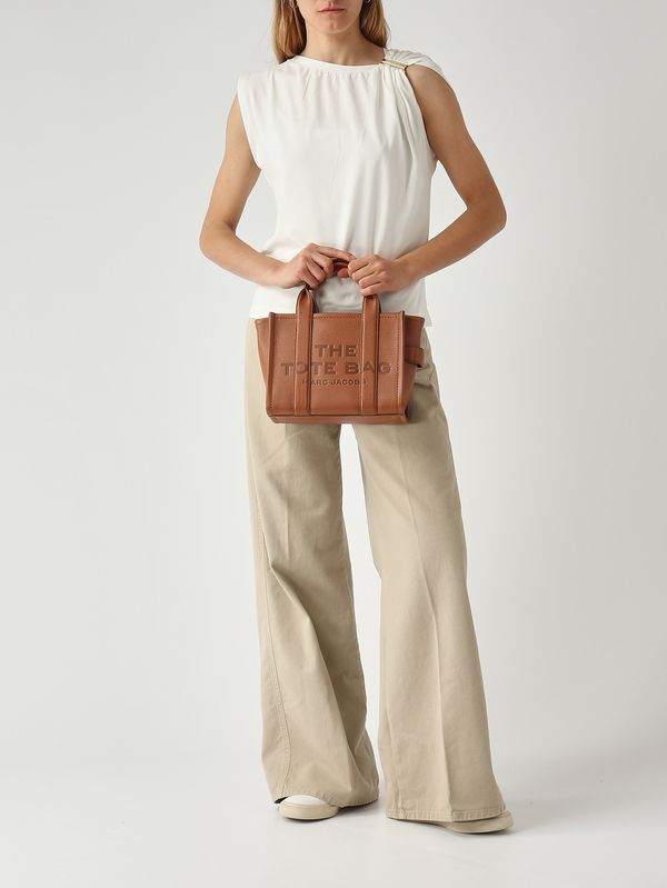 2. Sac The Tote Bag Small en cuir grainé pour femme Huile d'argan Marc Jacobs h009l01sp21