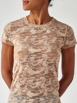 5. T-shirt femme Kasia-UTLT en tissu extensible Nues