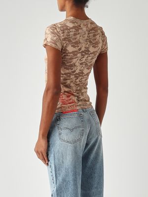 4. T-shirt femme Kasia-UTLT en tissu extensible Nues