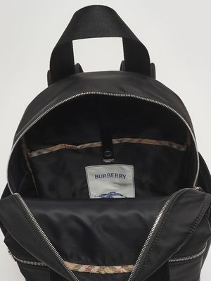 5. Mochila cambiador de nailon Negro