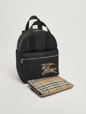 4. Mochila cambiador de nailon Negro