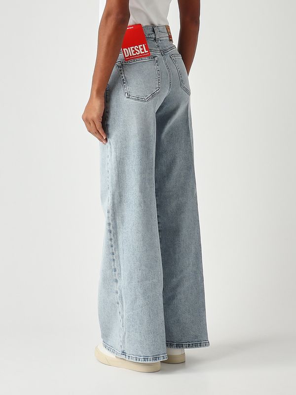4. Women's 1978 D-Akemi L.30 jeans in stretch cotton denim Light Denim Diesel a036250adbj