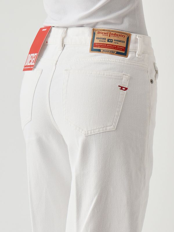 Diesel Women's 1978 D-Akemi L.30 jeans in stretch cotton - White