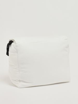 2. Wickeltasche aus Baumwolle Weiß