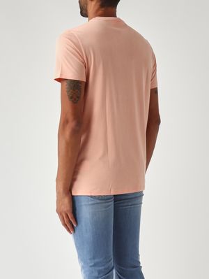 4. Camiseta para hombre de algodón Pima Salmón