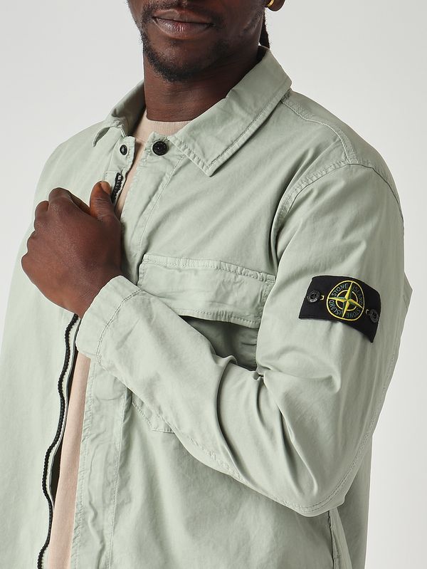 5. Overshirt uomo in twill di cotone biologico stretch Salvia Stone Island l1s151200013s0a10