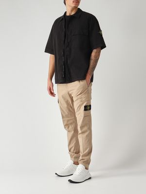2. Camisa de hombre en sarga elástica de algodón orgánico Negro