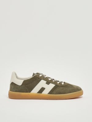 1. Baskets pour homme Cool en daim Kaki