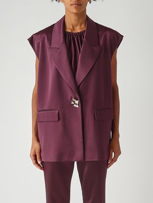 1. Blazer de mujer color berenjena en satén Burdeos