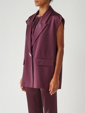 3. Blazer de mujer color berenjena en satén Burdeos