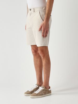 2. Bermuda uomo in tessuto tecnico Canapa
