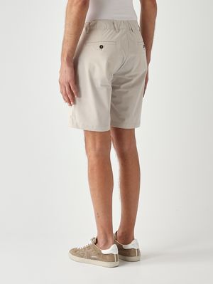 3. Bermuda uomo in tessuto tecnico Canapa