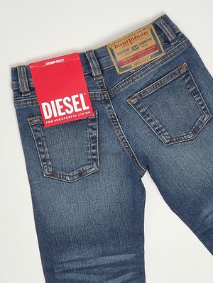 3. Vaqueros de niño 2010-J de algodón elástico Denim medio