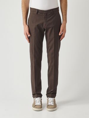 1. Herrenhose BG03 aus Stretch-Baumwolle Moor memperhatikan