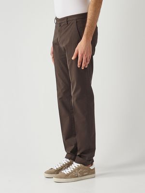 2. Herrenhose BG03 aus Stretch-Baumwolle Moor memperhatikan