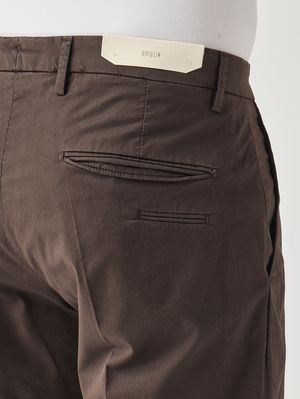 4. Herrenhose BG03 aus Stretch-Baumwolle Moor memperhatikan