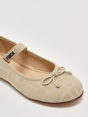 5. Mädchen-Ballerina aus Canvas Beige
