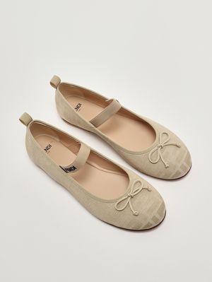 2. Mädchen-Ballerina aus Canvas Beige