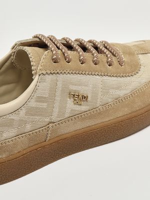 5. Kinder-Sneaker aus Canvas und Wildleder Beige