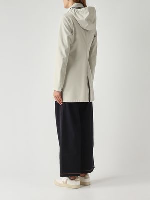 4. Damenjacke aus Nylon Beige
