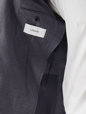 5. Iconischer Herrenblazer aus Wolle und Seide Avio