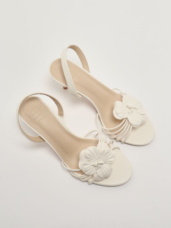 2. Atunes women's sandal in faux leather Cream Twentyfourhaitch s0087