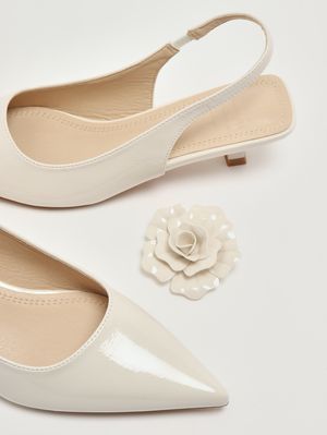 4. Zapatos de salón de mujer Levante en piel sintética Crema
