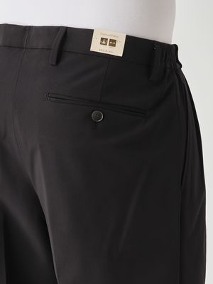 4. Pantalon homme Portobello Easy Fit en tissu technique extensible Noir