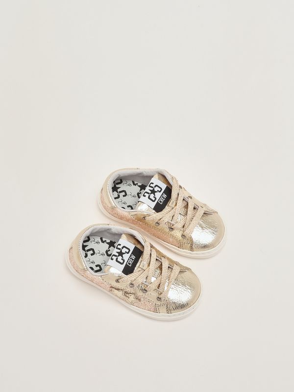 2. Zapatillas de piel para recién nacido Purpurina dorada 2Star 2sb3402