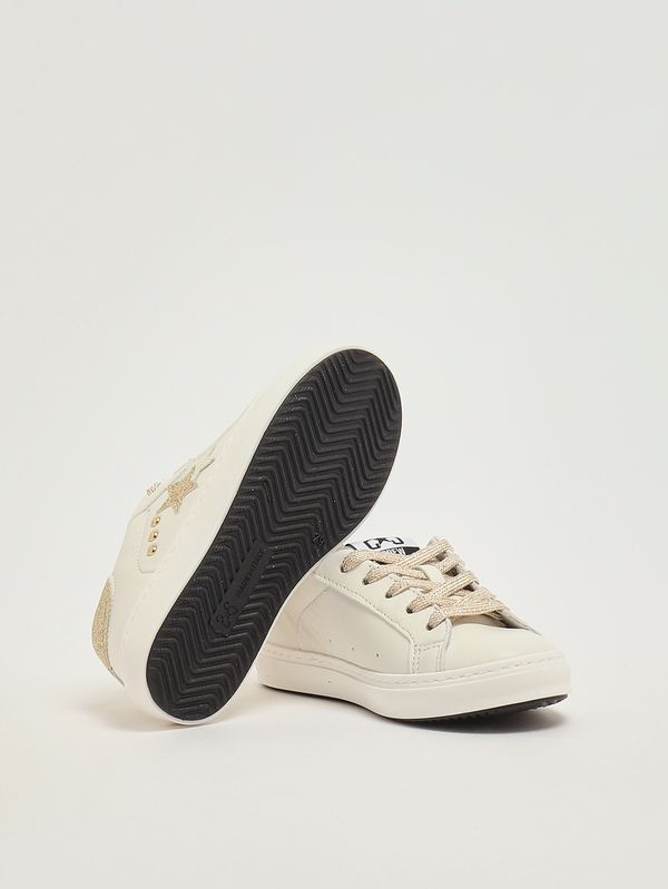 4. Zapatillas de piel para niña Blanco-Oro 2Star 2sb3431