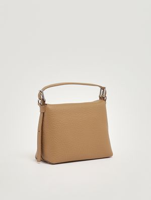 3. Bolso de mujer Nana Small Soft de piel granulada Galleta