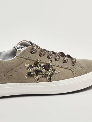 5. Baskets en cuir pour fille Taupe
