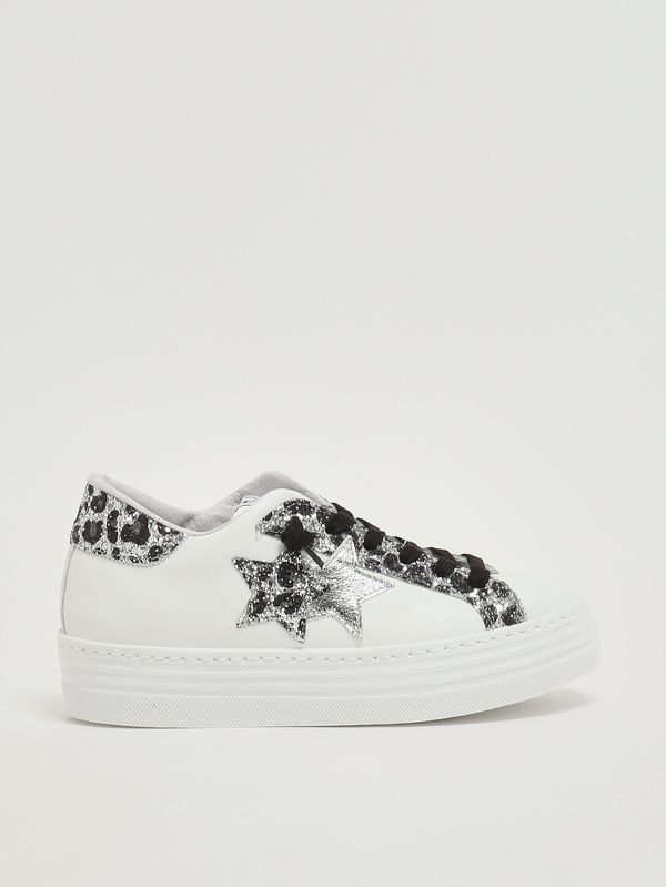 1. Girls' leather sneakers Black and White 2Star 2sb3457